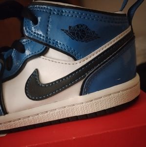 Boys Nike Sneakers , Size 10, Nike Air, white and blue.